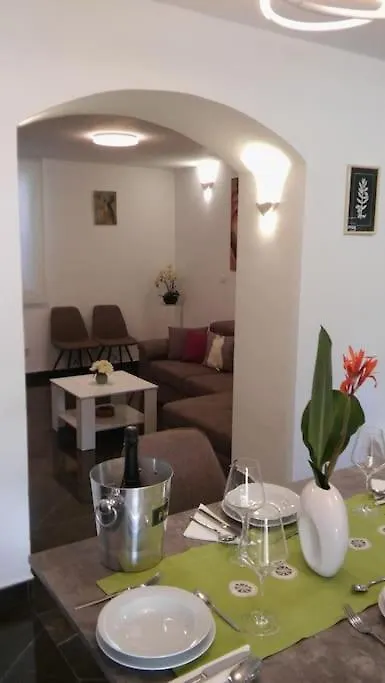 Apartment Apartma Nada, Tu Boste V Centru Poletnega Utripa Pula