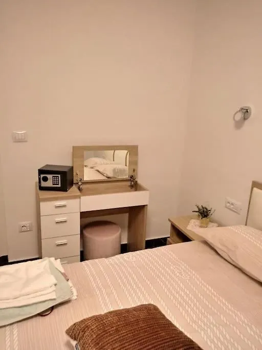 Apartment Apartma Nada, Tu Boste V Centru Poletnega Utripa Pula Croatia