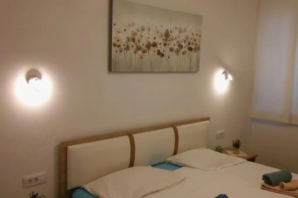 Apartma Nada, Tu Boste V Centru Poletnega Utripa Pula Croatia
