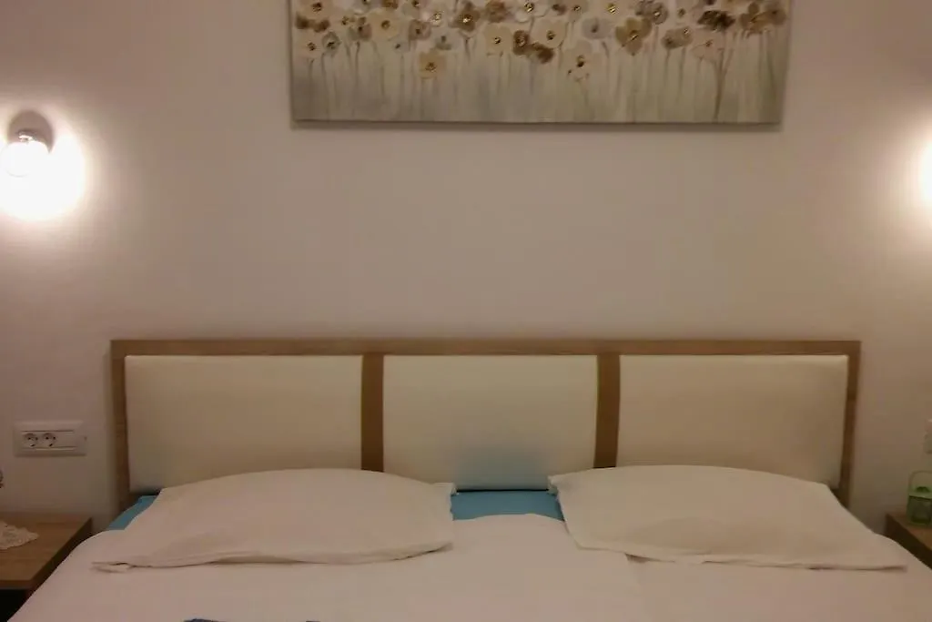 Apartma Nada, Tu Boste V Centru Poletnega Utripa Pula Apartment