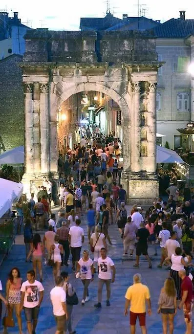 Apartma Nada, Tu Boste V Centru Poletnega Utripa Pula Apartment