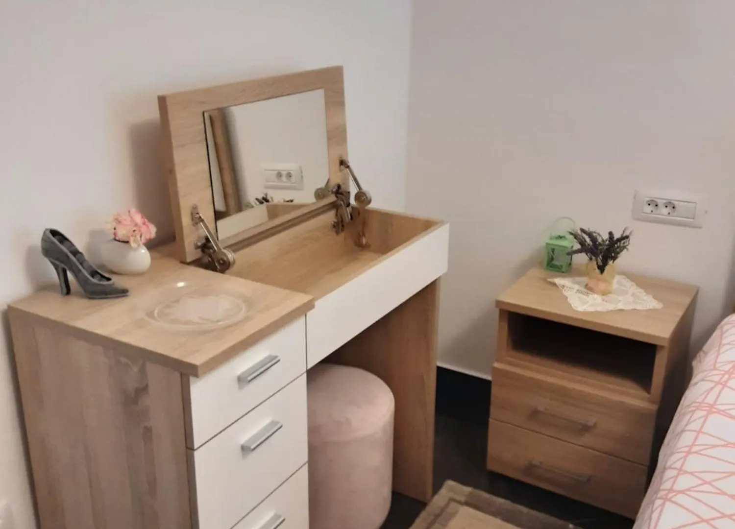 Apartma Nada, Tu Boste V Centru Poletnega Utripa Πούλα
